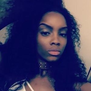 Meet your Posher, Deerica